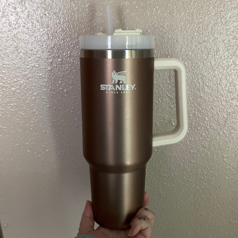 Stanley 40 Oz Quencher “Rose Quartz Glow”